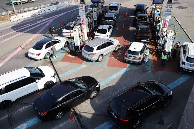 Panic Buying BBM Melanda Dunia Akibat Konflik Iran, Ini Faktanya!